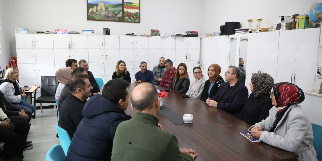 1733979719 Vali Ziya Polat Okul Ziyaretlerine Devam Ediyor