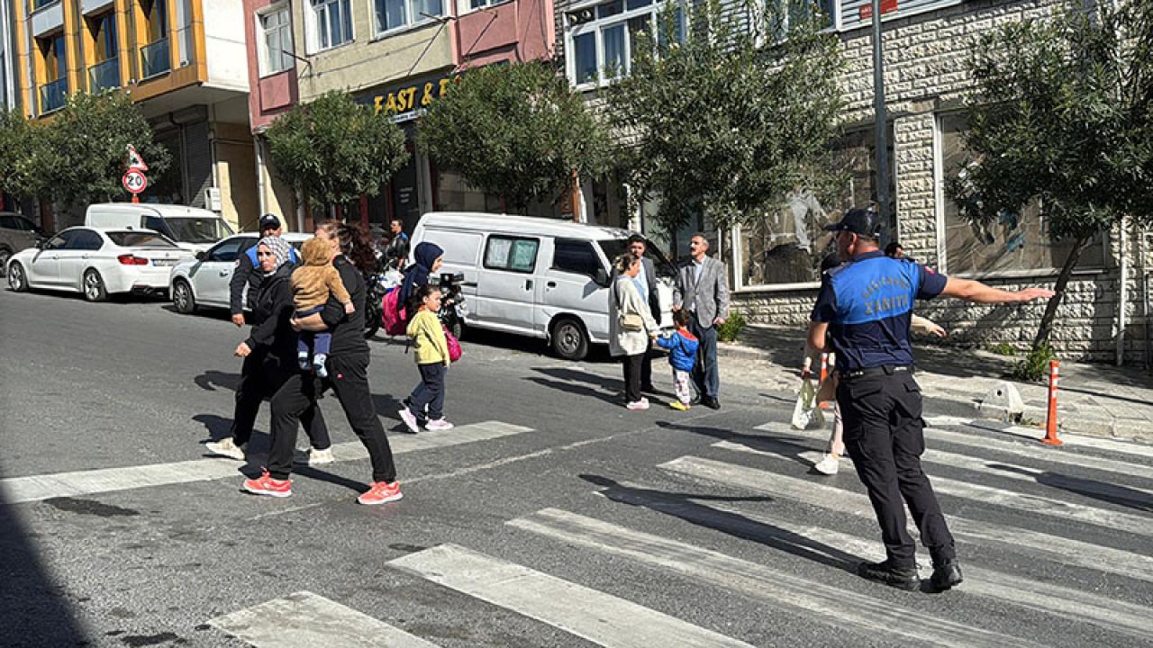 Kağıthane’de Zabıta Ekipleri Okul Çevresinde Öğrenci Güvenliğini Sağlıyor Okul Güvenliği