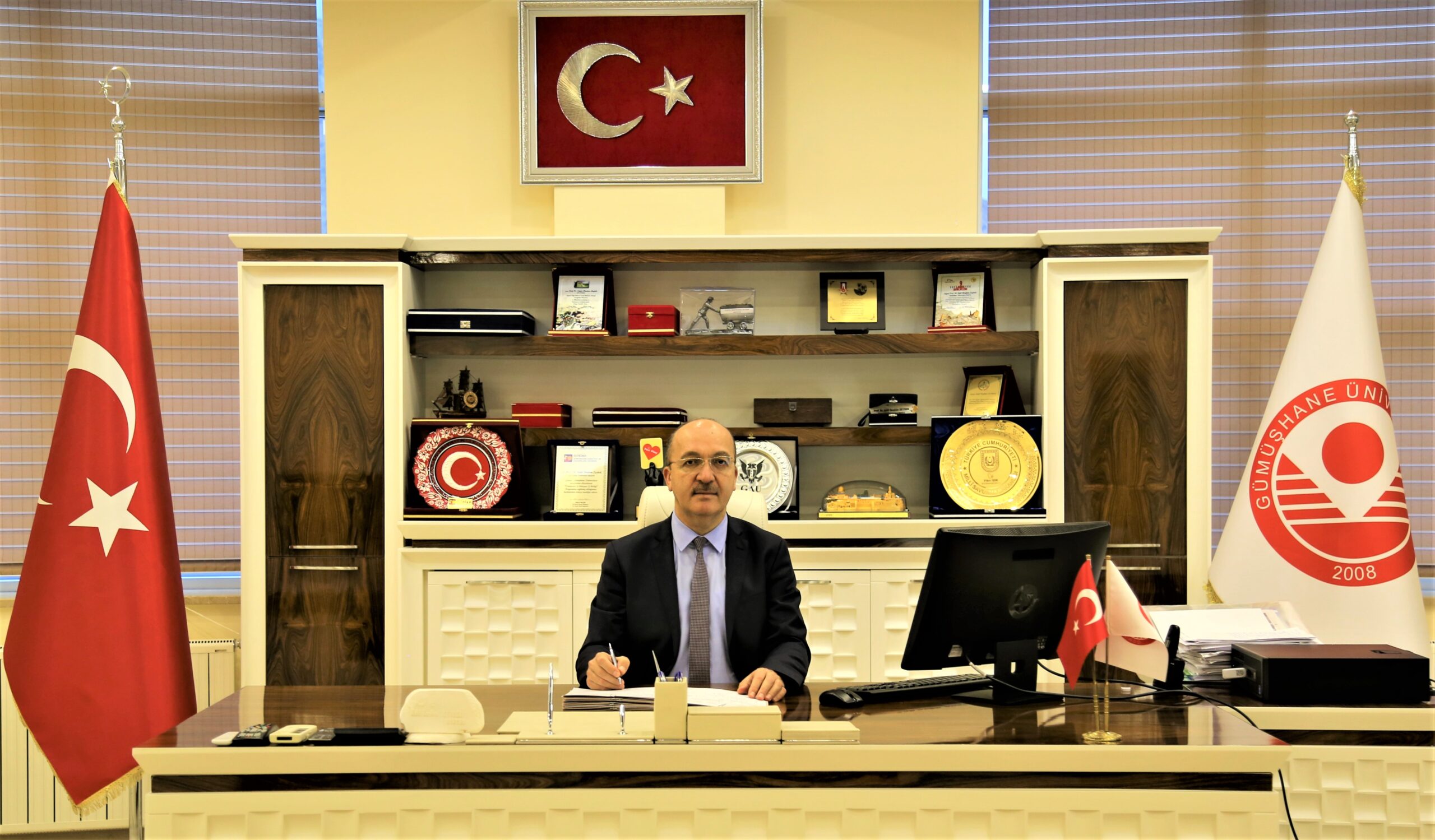 Rektör Zeybek: Engelli Bireylerin Toplumsal Hayata Katılımlarını Destekliyoruz Rektörümüzün Mesajı