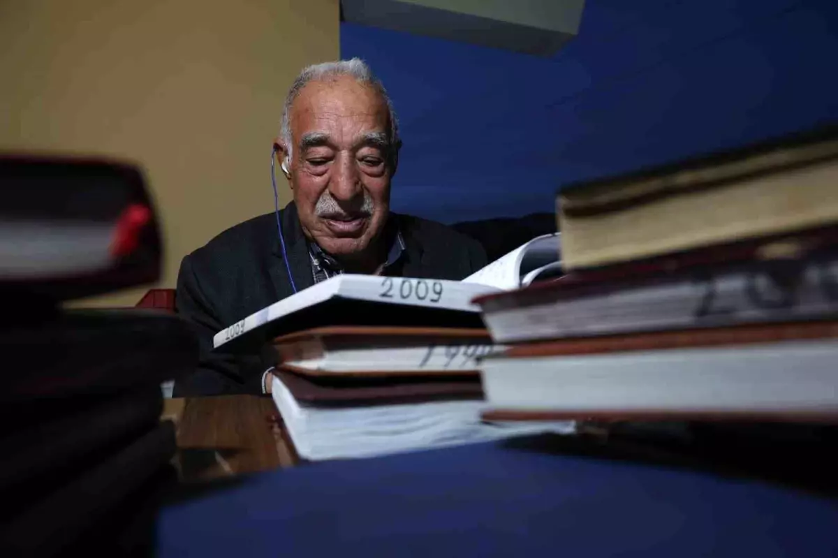 81 Yasindaki Emekli Ogretmen Gunluk Tutma Aliskanligiyla Ilham Veriyor