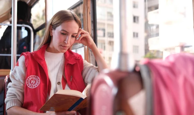 Antalya Büyükşehir Belediyesi Nostalji Tramvayı, “Kitap Okuma Halkaları” Etkinliğine Ev