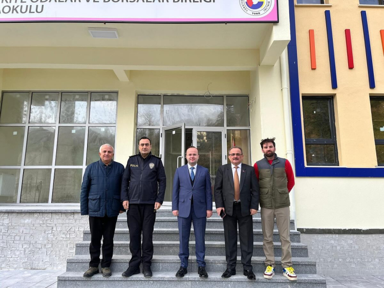 Artvin Hopada Kaymakam Arslanturkten Okul Insaatina Inceleme Basladi