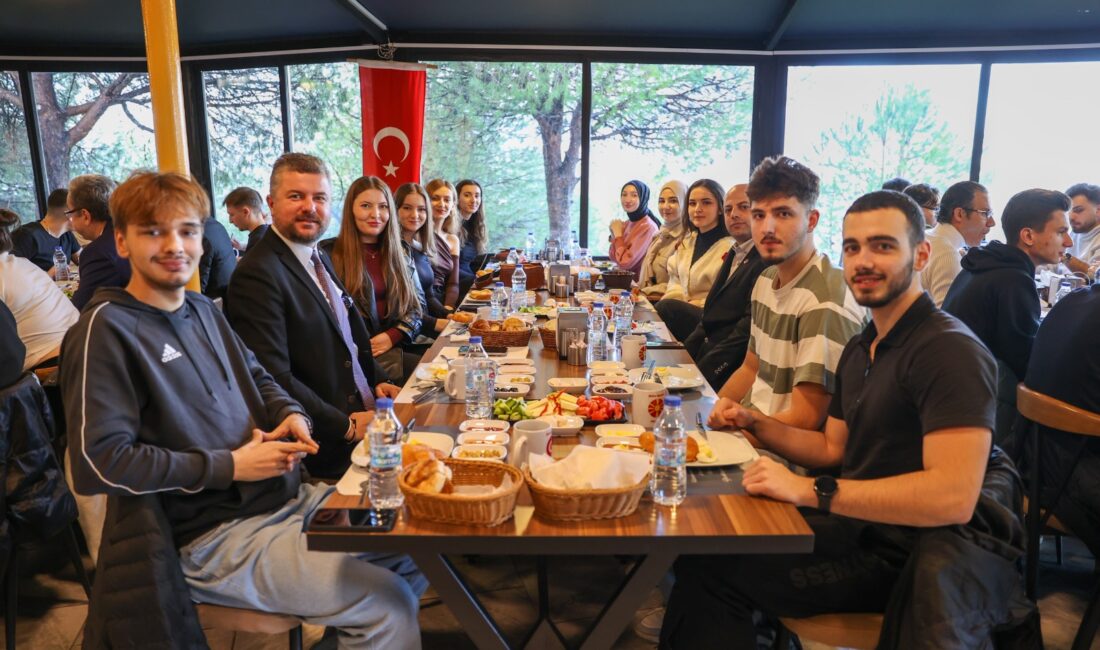 Buca Belediye Başkanı Kuzey Makedonya Türkçe Eğitim Bayramı Kutlamalarına Ev