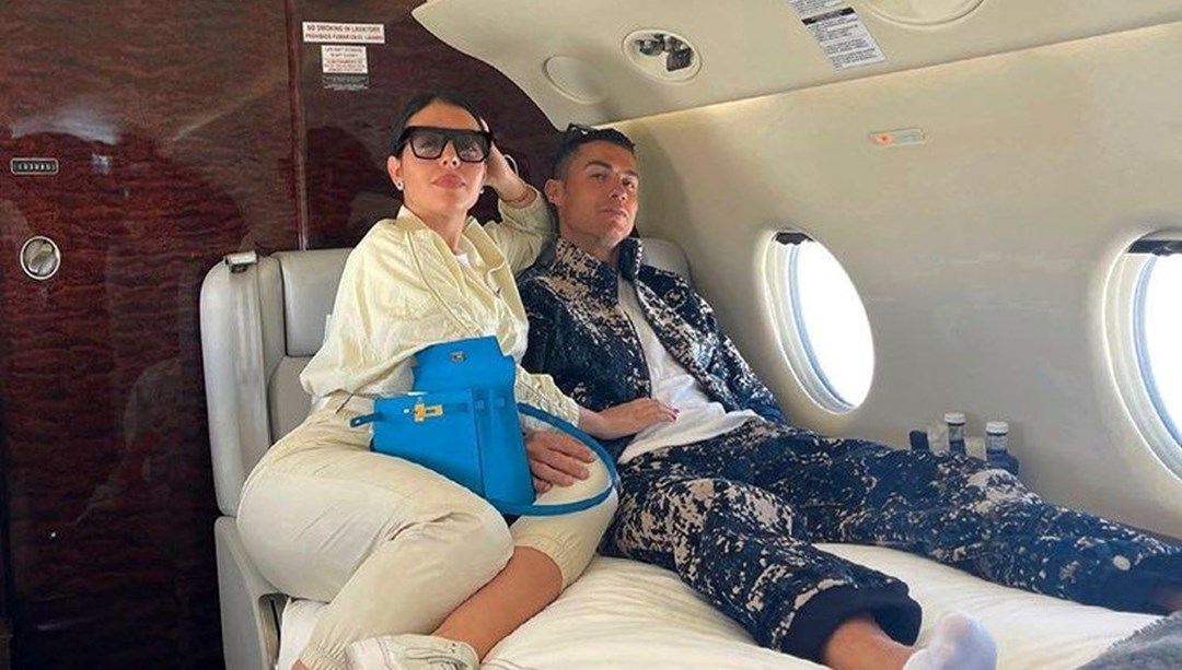 Cristiano Ronaldo, Al Nassr takımında forma giyen Brezilyalı futbolcu Ronaldo’ya,