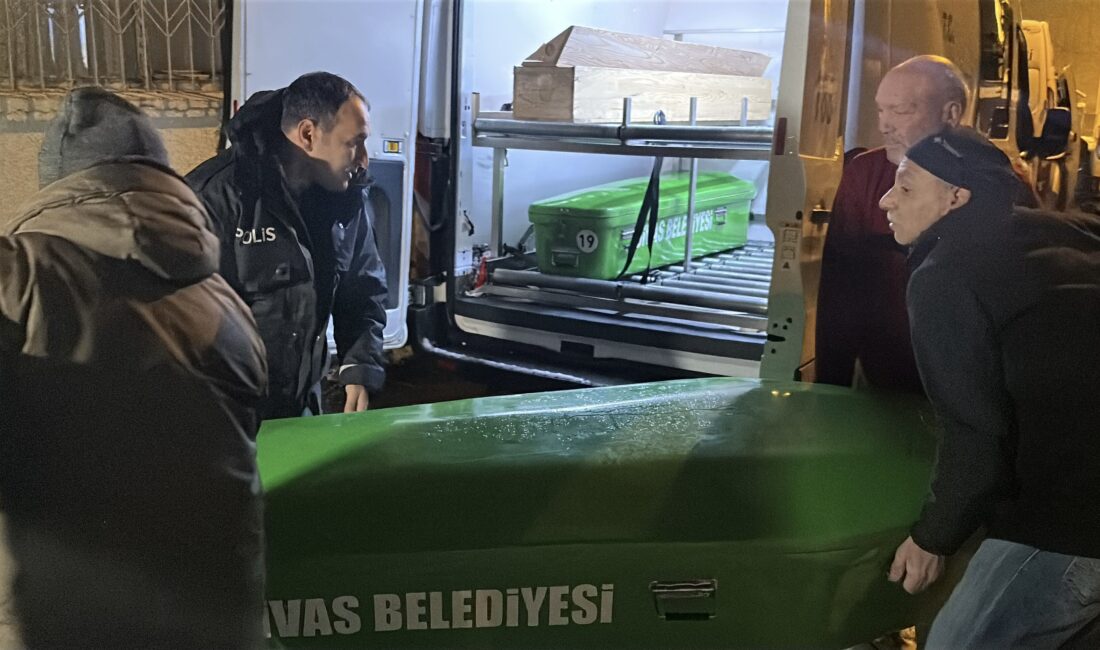 Emekli Öğretmen Kardeşler Kömür Sobasından Zehirlenerek Hayatını Kaybetti Sivas’ta kömür