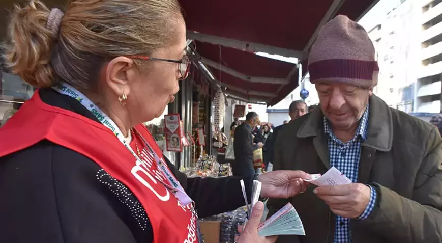 Evlenecek Kimi, Öğrenci Okutacak! İzmirliler Milli Piyango Heyecanında! Milli Piyango Yılbaşı Çekilişi