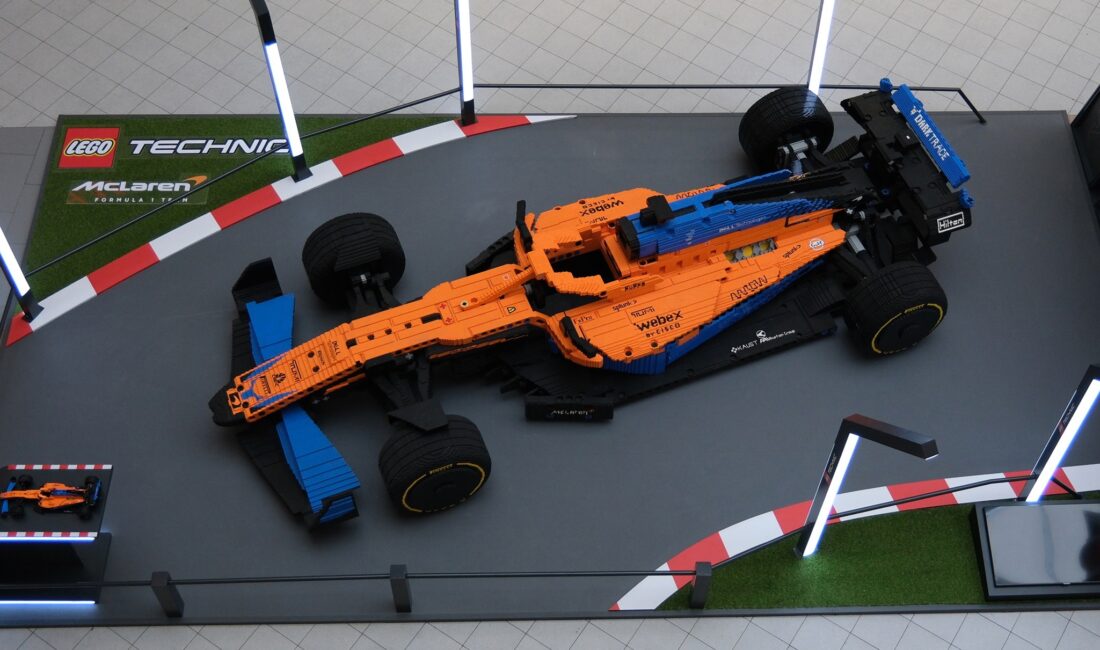 İstanbul’da McLaren ve Oyuncak Firmasının İş Birliğiyle Yapılan F1 Aracı