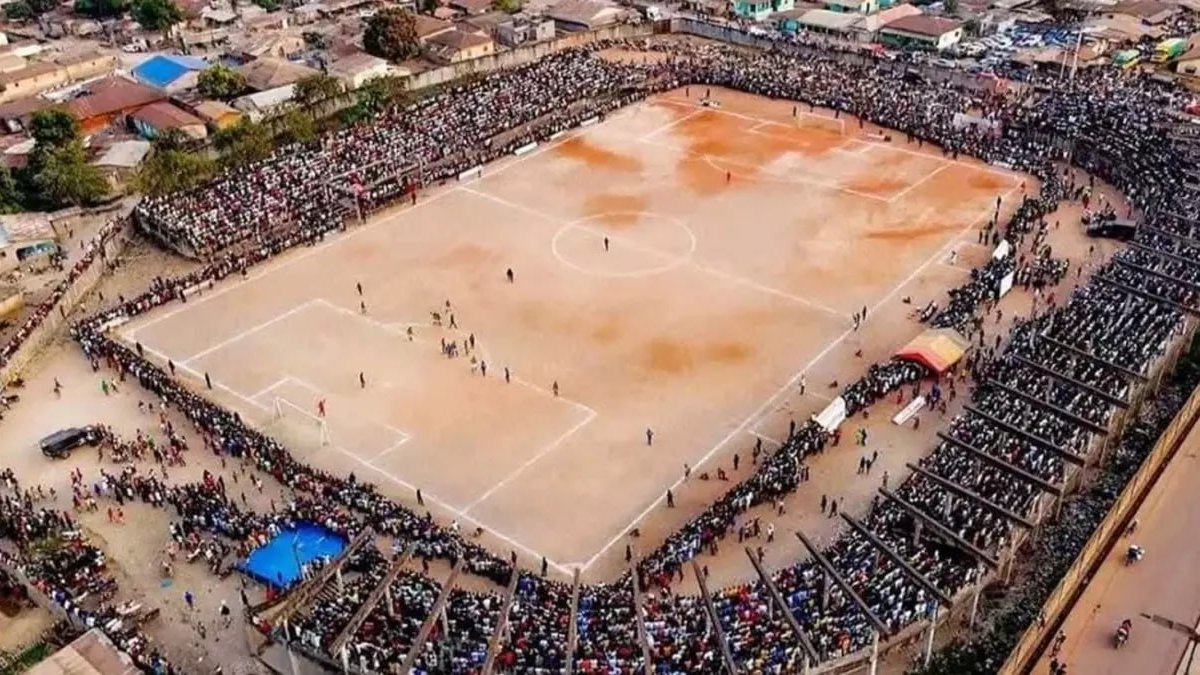 Futbol Macinda Hakem Karari Sonrasi Facia 100e Yakin Kisi Hayatini