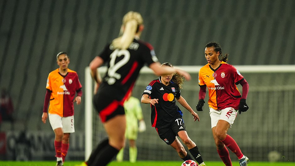 Lyon, Galatasaray’ı 6-0 mağlup ettiHaberin BaşlıklarıLyon, Galatasaray’ı 6-0 mağlup ettiLyon’un