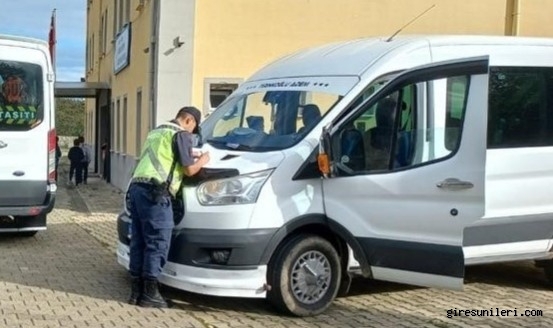 Giresun İl Emniyet Müdürlüğü Okul Çevreleri ve Servis Araçları Denetimlerini