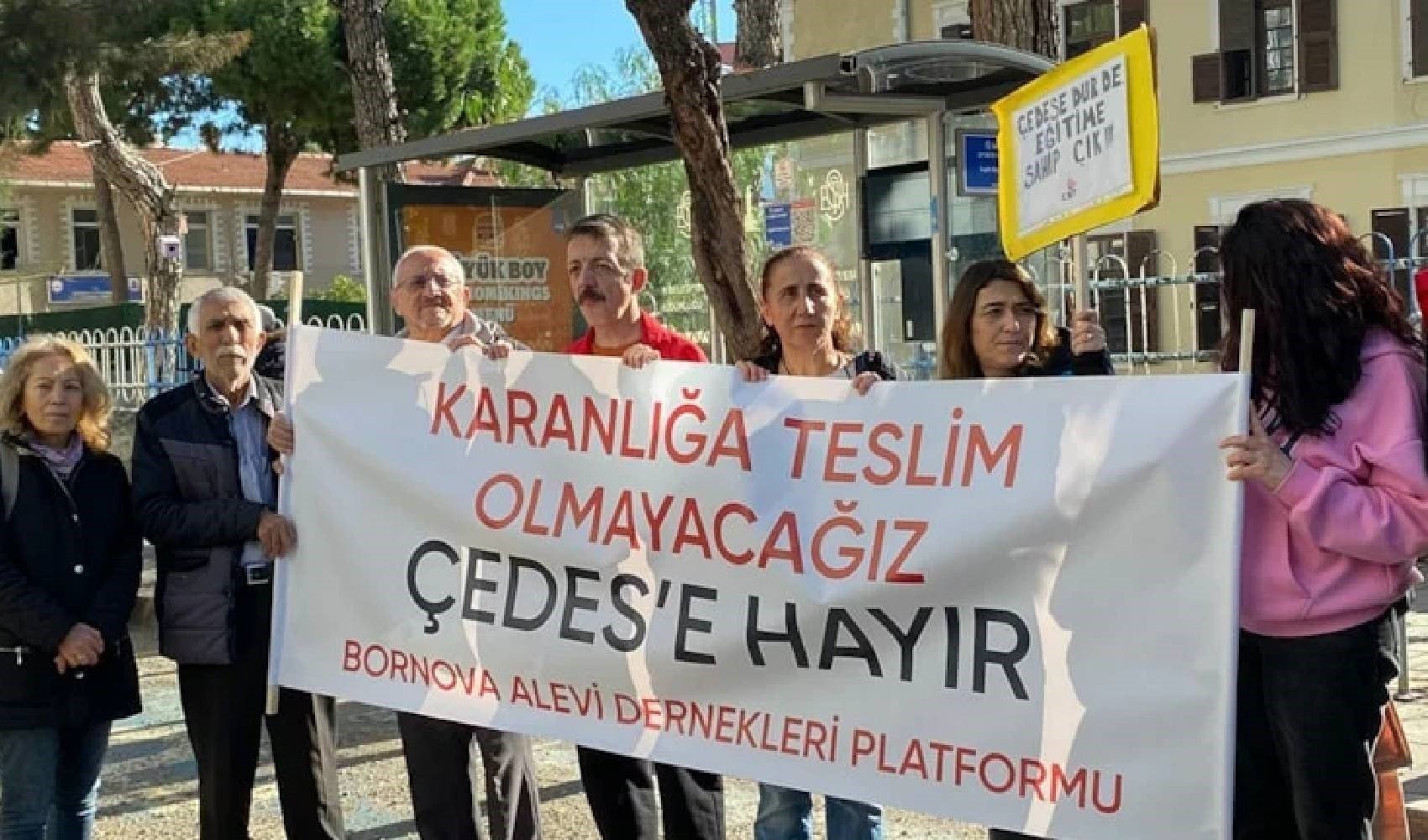Gus Gibi Imam Okulda Ogretmen Sokakta Cedes Nobetinde Ikinci Gun