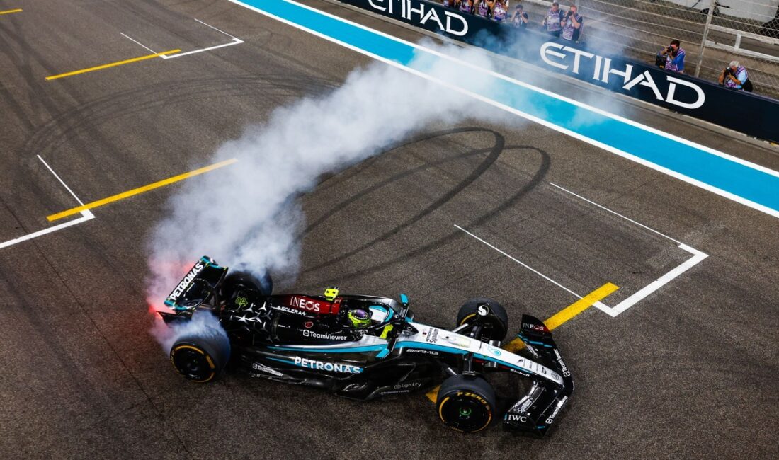 Lewis Hamilton’ın Abu Dabi Yarışı Sonrası Mercedes Takımı Ruh Halini