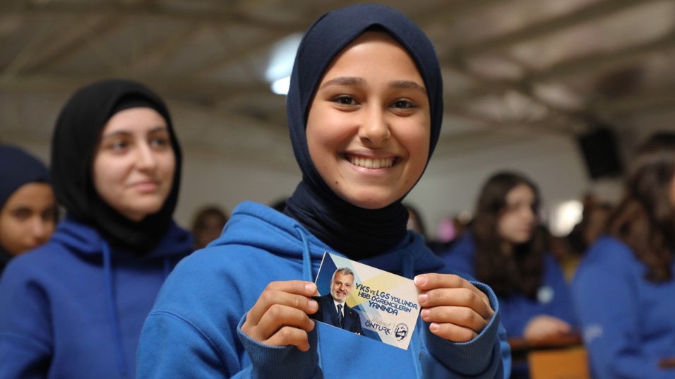 Hatay Büyükşehir Belediyesi, Eğitim Alanında Yürüttüğü Projelerle Hatay’ın Evlatlarına Değer