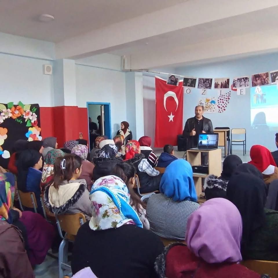 Igdir Il Milli Egitim Muduru Aziz Gun Velilerle Bulustu
