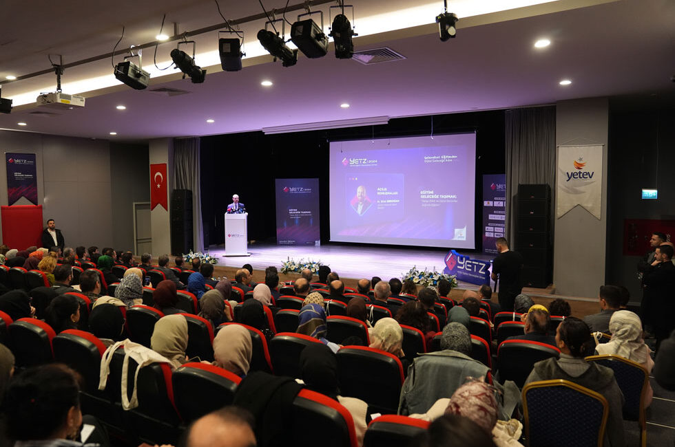 YETEV Eğitim Teknolojileri Zirvesi Yapay Zeka ve Eğitim HakkındaHaberin BaşlıklarıYETEV