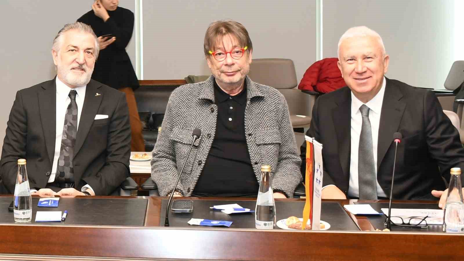 İZMİR KULÜPLERİNİN BAŞKAN VE