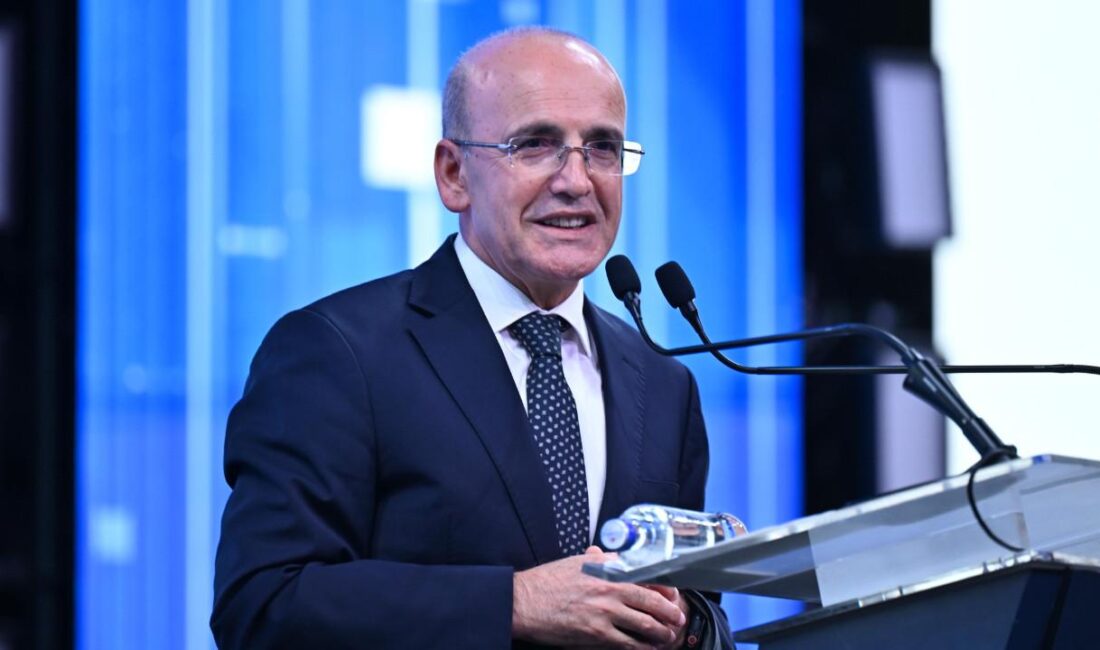 Hazine ve Maliye Bakanı Mehmet Şimşek, İstanbul’da düzenlenen Halkbank Gençİz