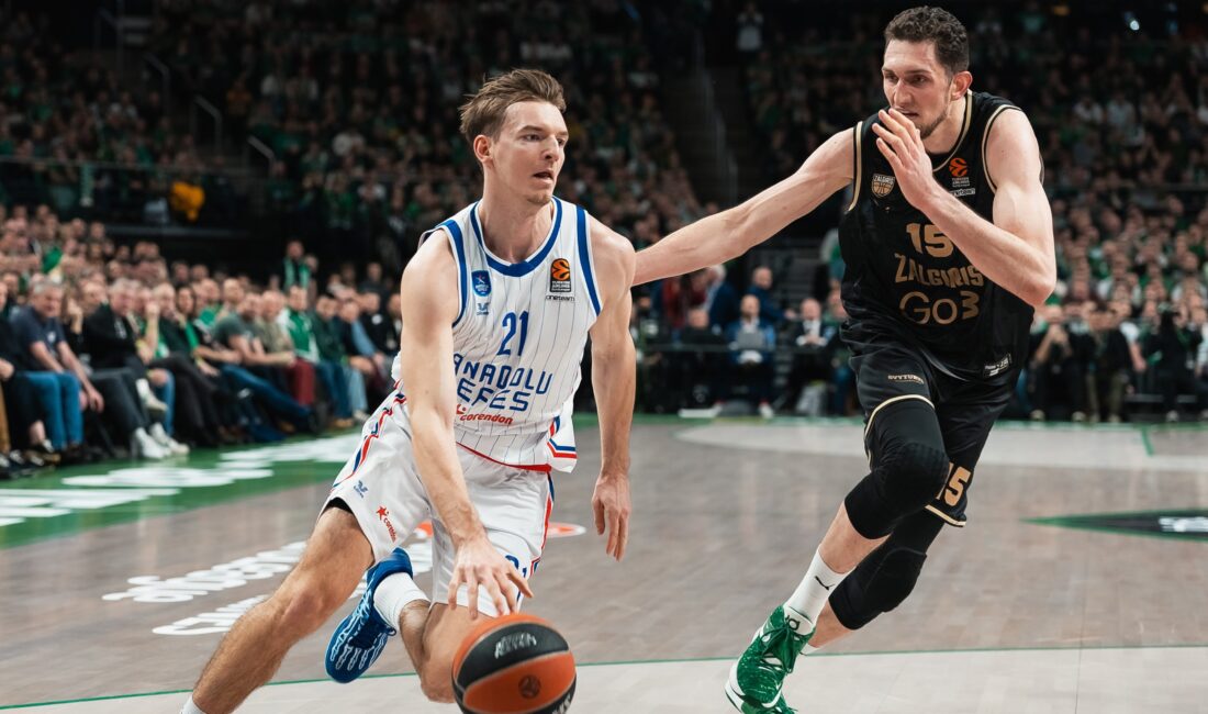 Zalgiris Dominates Anadolu Efes in EuroLeague Match In a fierce