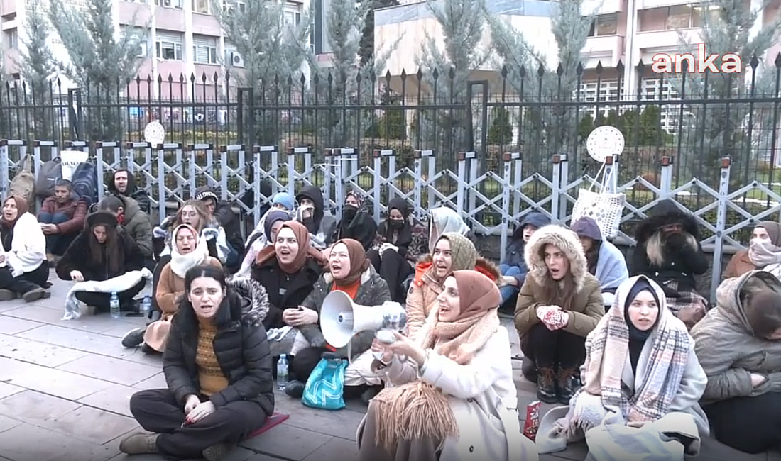 Mülakat Mağduru Öğretmen Adayları Hak Arayışında Öğretmen Adayları MEB Önünde