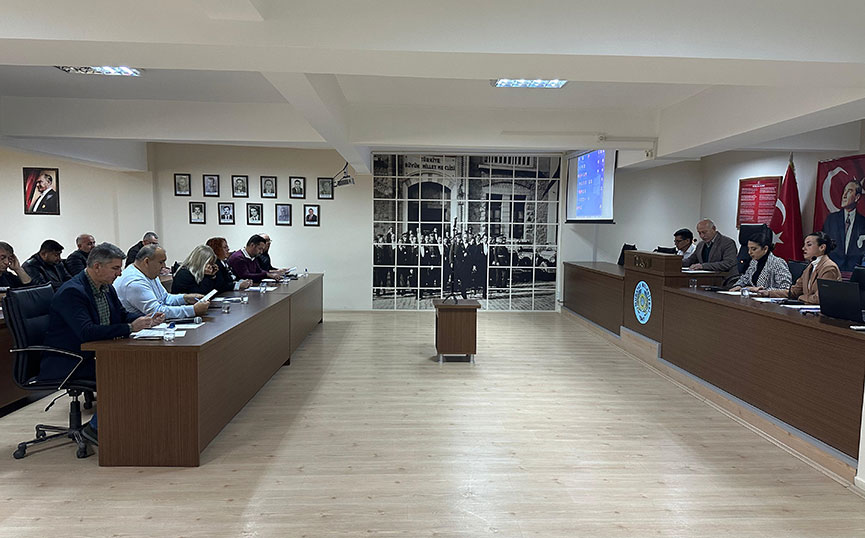 Muratlı Belediye Meclisi’nde Gündem Su Zammı, Tartışma BüyüdüHaberin BaşlıklarıMuratlı Belediye