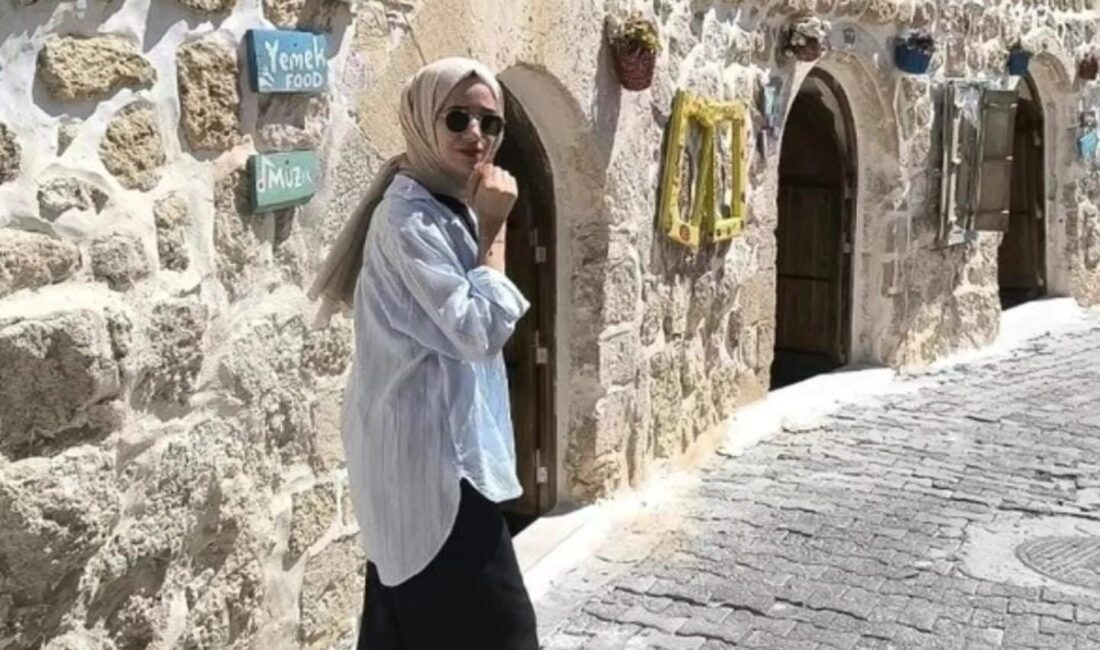 Genç Öğretmen Hatice Taşpınar Minibüs Kazasında Hayatını KaybettiHaberin BaşlıklarıGenç Öğretmen