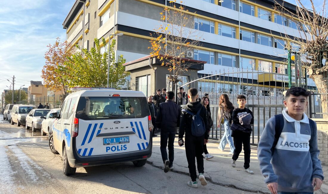 Öğrenciler Arasındaki Kavga Polis Müdahalesiyle Son Buldu Adıyaman merkez Fatih