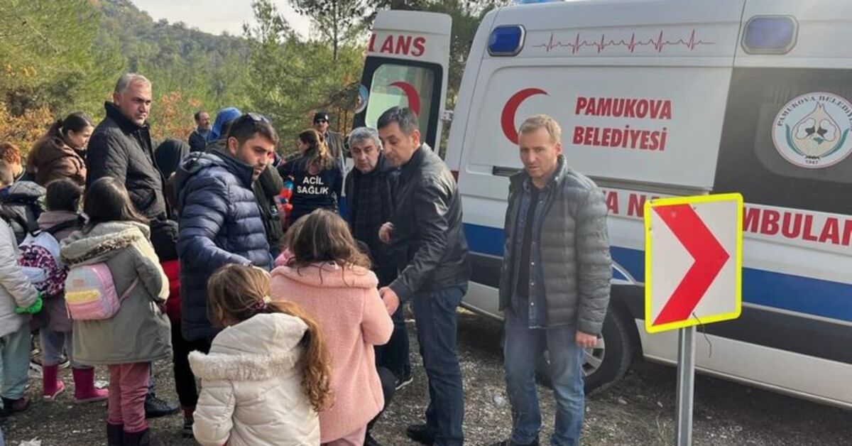 Ogrenci Midibusu Devrildi 23 Yarali Son Dakika Haberleri