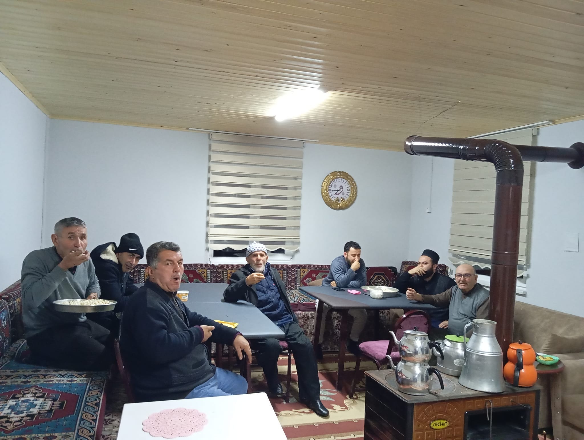 Ogretmen Huseyin Coskun Sircali Kasabasinin Cami Evine Davet Ediyor