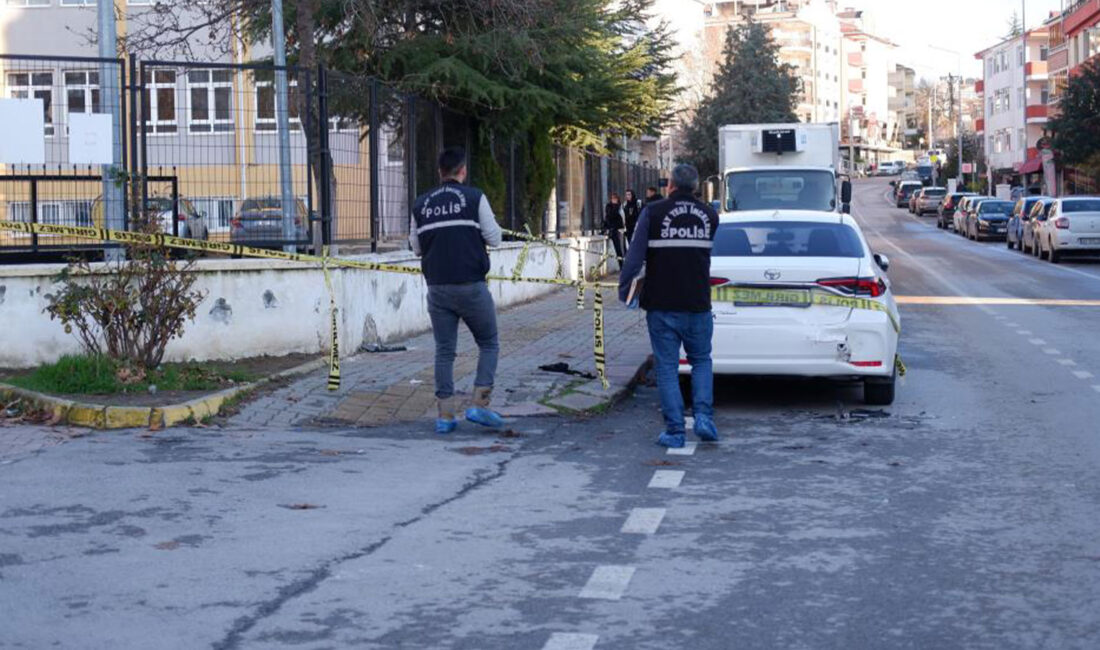 Lise Öğrencisi Okul Çıkışında Bıçaklı Saldırıya Uğradı Olay Anı Kamerada!