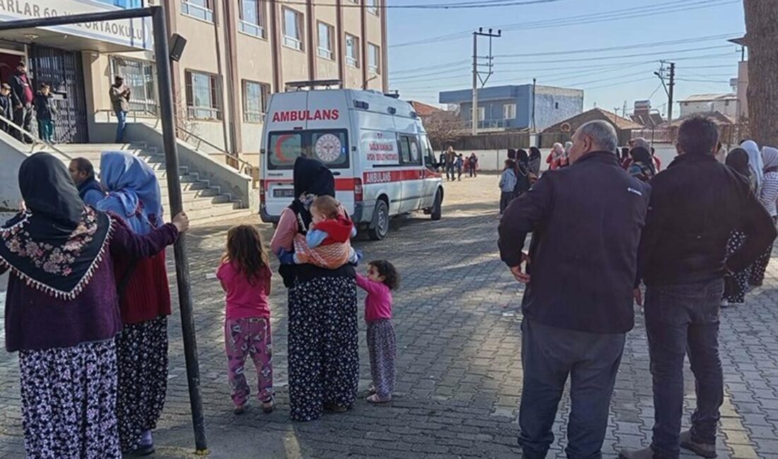 Acarlar 60’ıncı Yıl Ortaokulu Öğrencileri Tavuklu Makarna Nedeniyle Hastaneye KaldırıldıHaberin