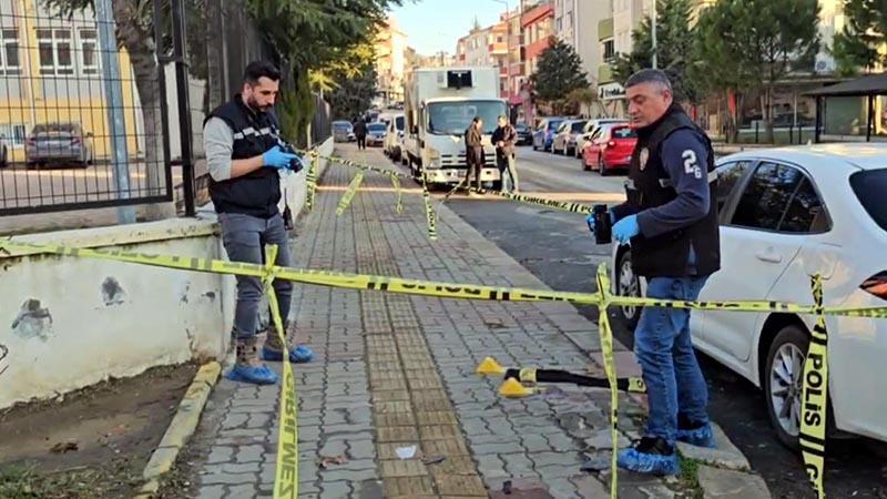 Liseli Öğrenci Okul Önünde Bıçakla Yaralandı, İki Şüpheliye Ev Hapsi