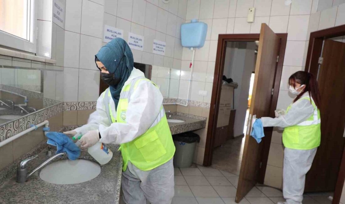 Talas Belediyesi Okullarda Hijyen Çalışmalarını Kararlılıkla SürdürüyorHaberin BaşlıklarıTalas Belediyesi Okullarda