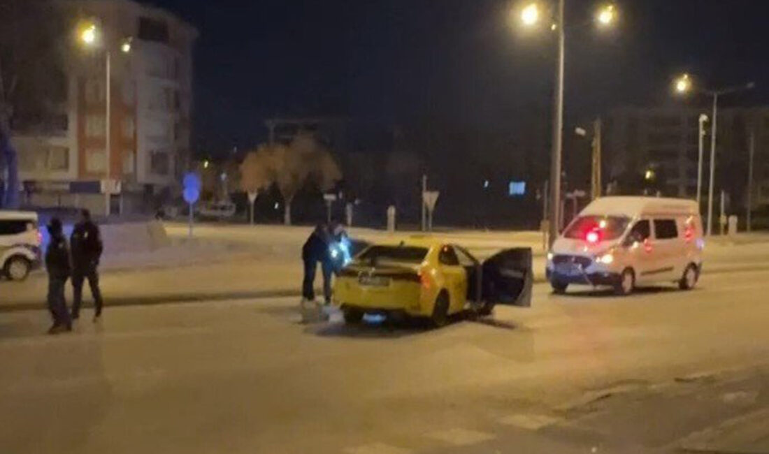 Genç Taksi Şoförü, Konya’da Okul Harçlığını Çıkarmak için ÇalışıyorHaberin BaşlıklarıGenç