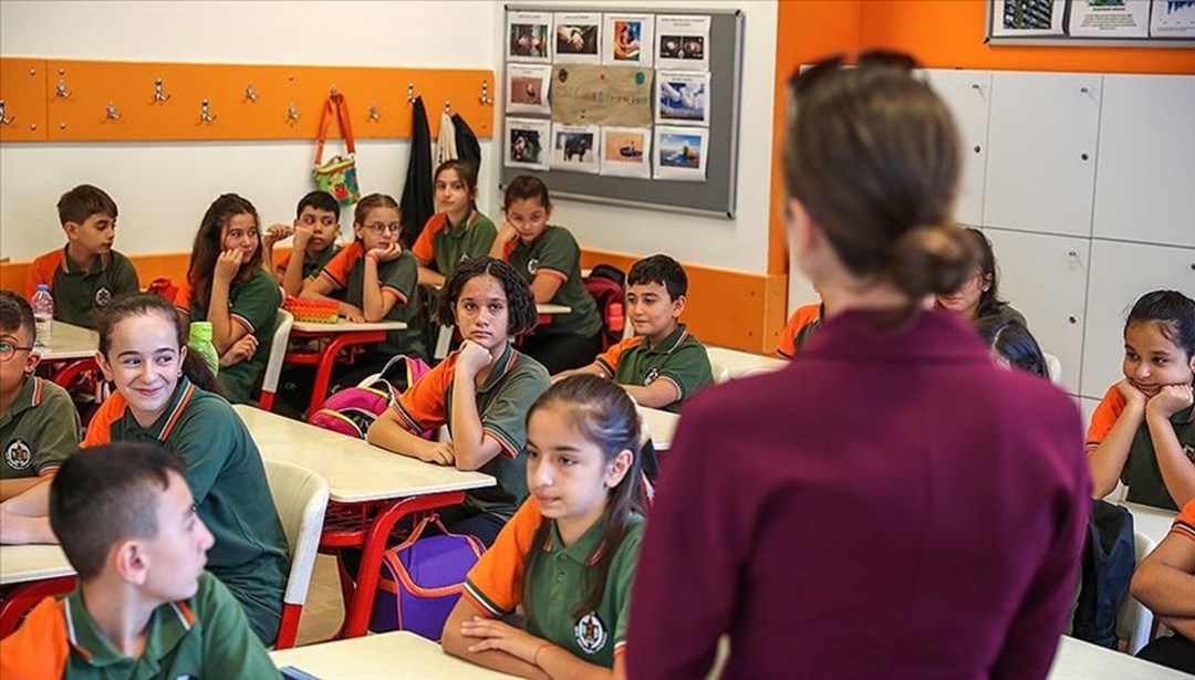 Milli Eğitim Bakanlığı Kılık ve Kıyafet Yönetmeliğinde Değişiklik YaptıHaberin BaşlıklarıMilli