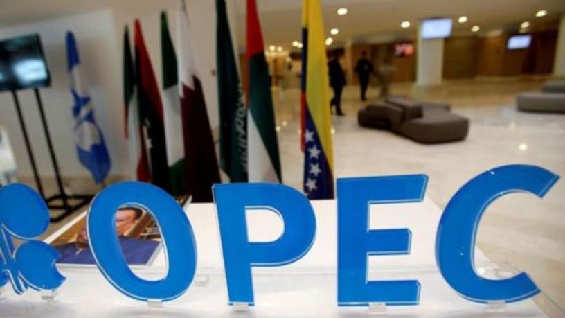 Suudi Arabistan ve Rusya Önderliğinde OPEC Toplantısında Petrol Üretim Kesintileri
