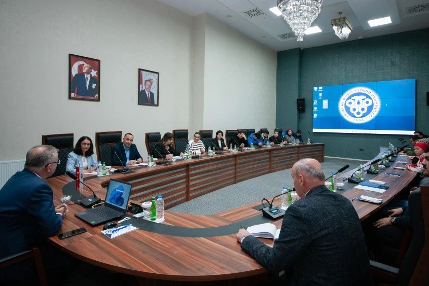 Rektör Levent, Engelli Öğrenci Birimi Komisyonu ve öğrenciler ile bir araya geldi