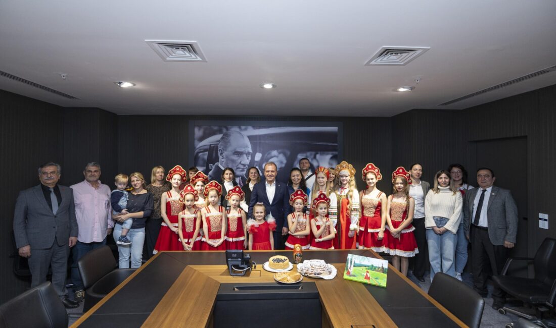 Mersin’de Rus Kültürü Eğitim ve Bilim Derneği Başkanı Vahap Seçer’i