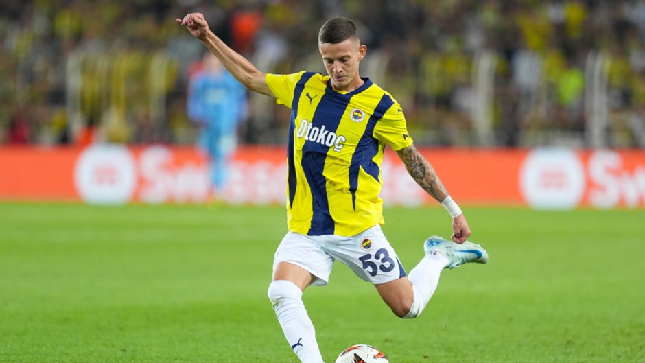 Sebastian Szymanski Transferi İçin İtalyan Kulübü Fiorentina, Fenerbahçe Maçında İzleme