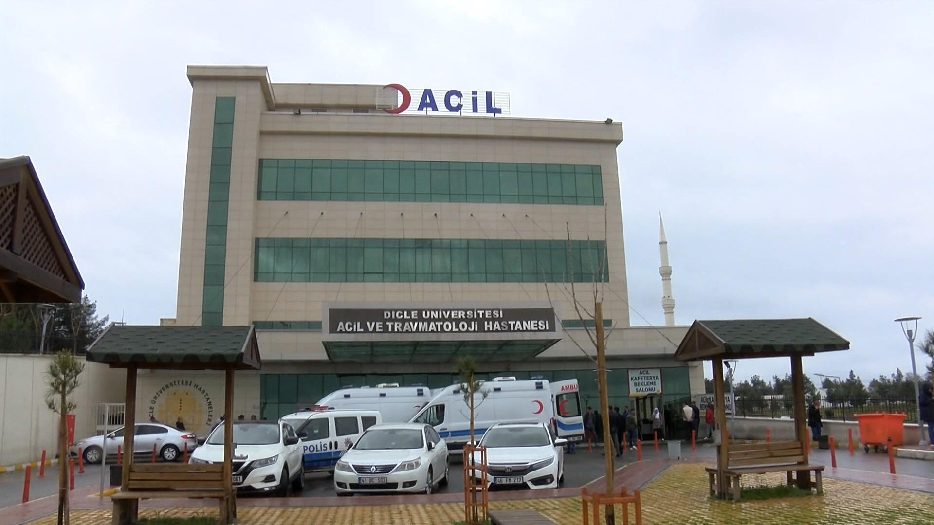 Siirtte Ogretmenin Sobaya Doktugu Jel Parlayinca Yaralandi