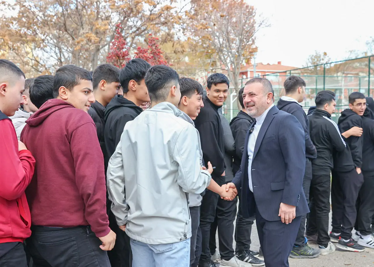 Sincan Belediye Baskani Murat Ercanin Ogrencilerle Bulusma Ziyaretleri.webp
