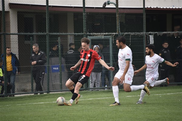 Siverek Belediyespor, Viranşehir Eğitim Gücü’nü 3-0 yenerek yükselişini sürdürdü Siverek
