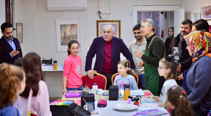 Fatih Belediye Başkanı Eğitim Biriminde Sanata Destek VerdiHaberin BaşlıklarıFatih Belediye