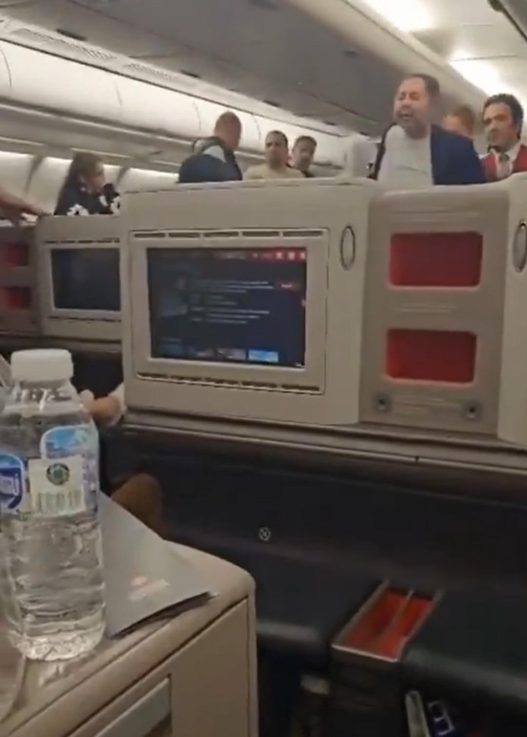 THY Uçağında Skandal Olay