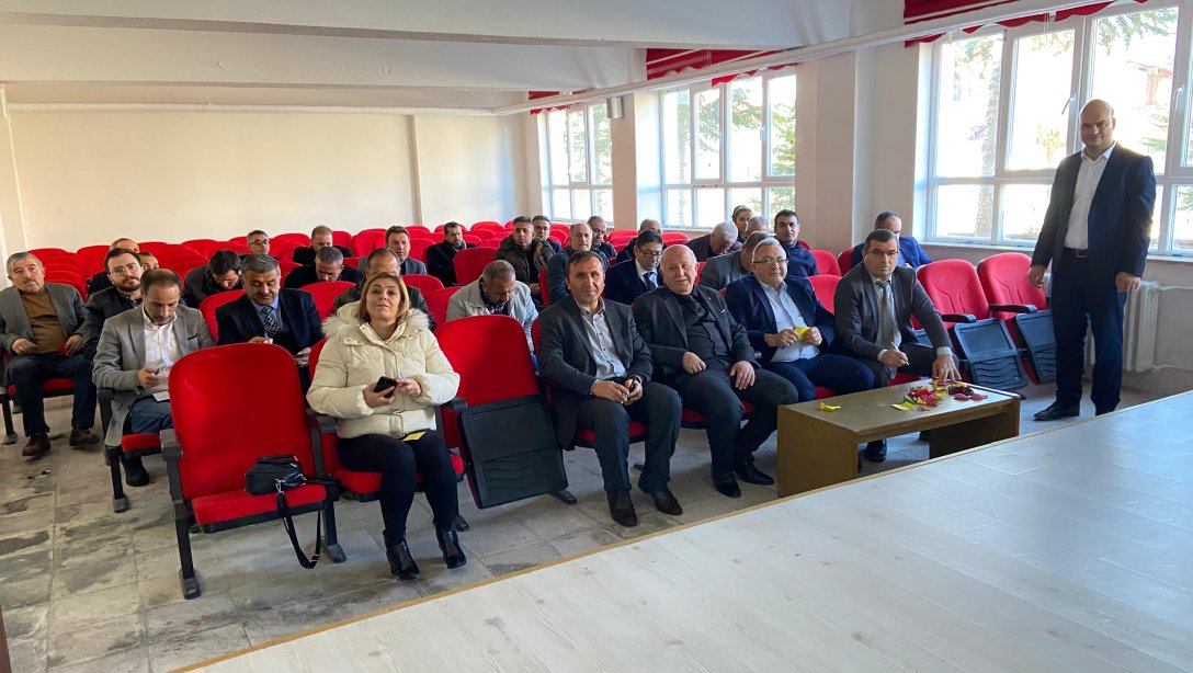 Türkiye Yüzyılı Maarif Modeli Kapsamında İlçemiz Okul Müdürlerine Yönelik Seminer