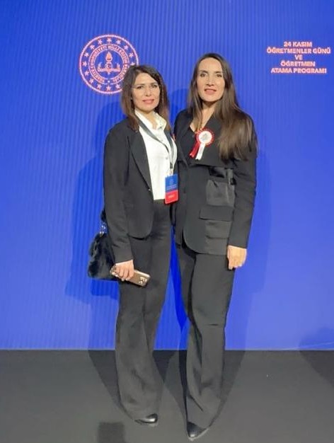 Eğitimci Besra Ceren Öztürkçü Yılın Öğretmeni Seçildi Van Münci İnci