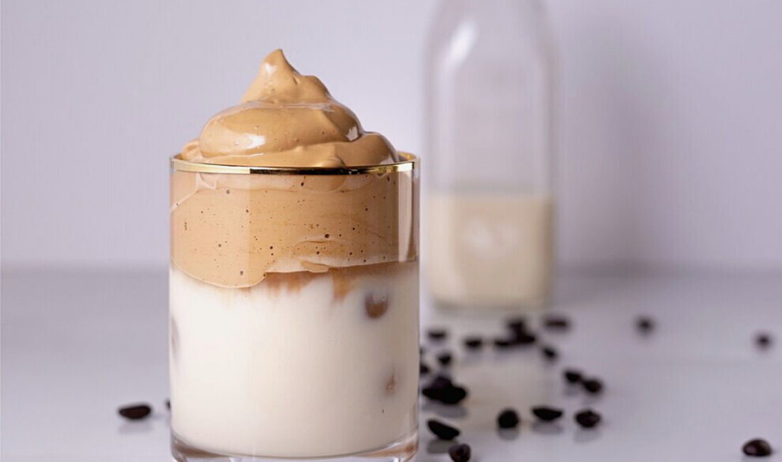 Pantone 2025 Yılının Rengini Belirledi: Mocha Mousse!Haberin BaşlıklarıPantone 2025 Yılının