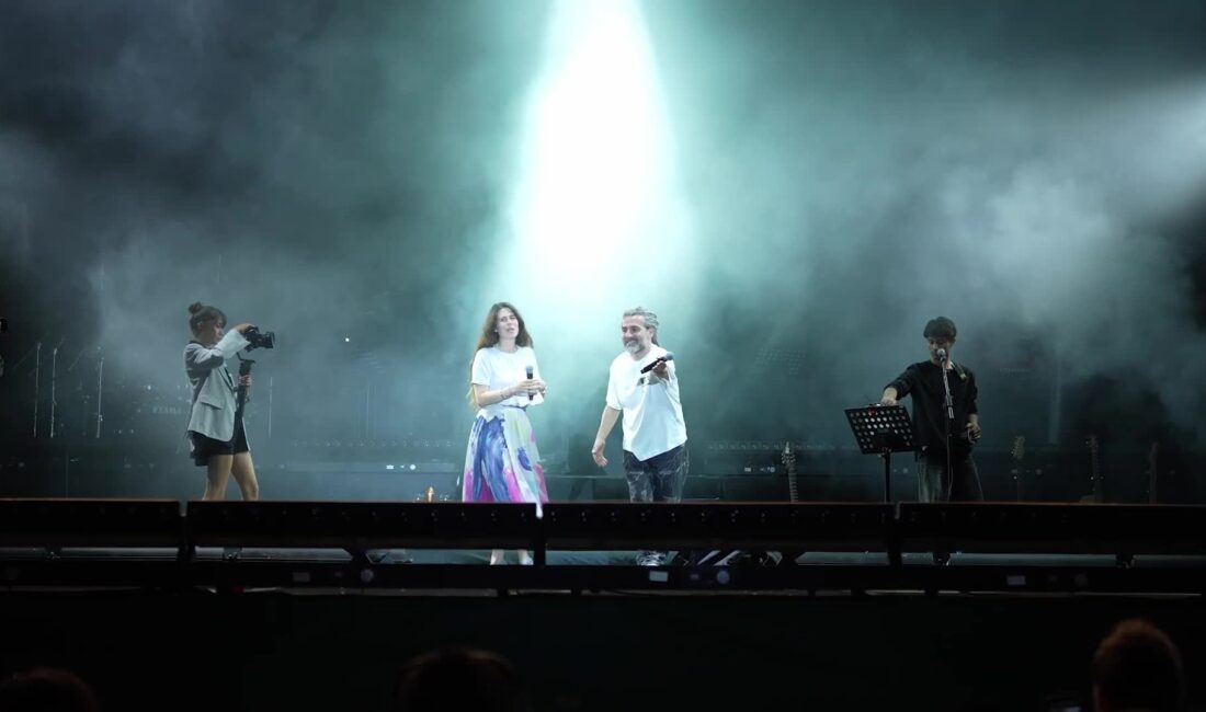 Alaçatı Ot Festivali’nde Müzik ve Coşkulu Anlar Alaçatı Ot Festivali’nin