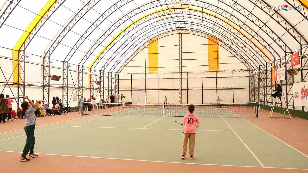 Elazig Okul Sporlarinda Tenis Musabakalari Tamamlandi