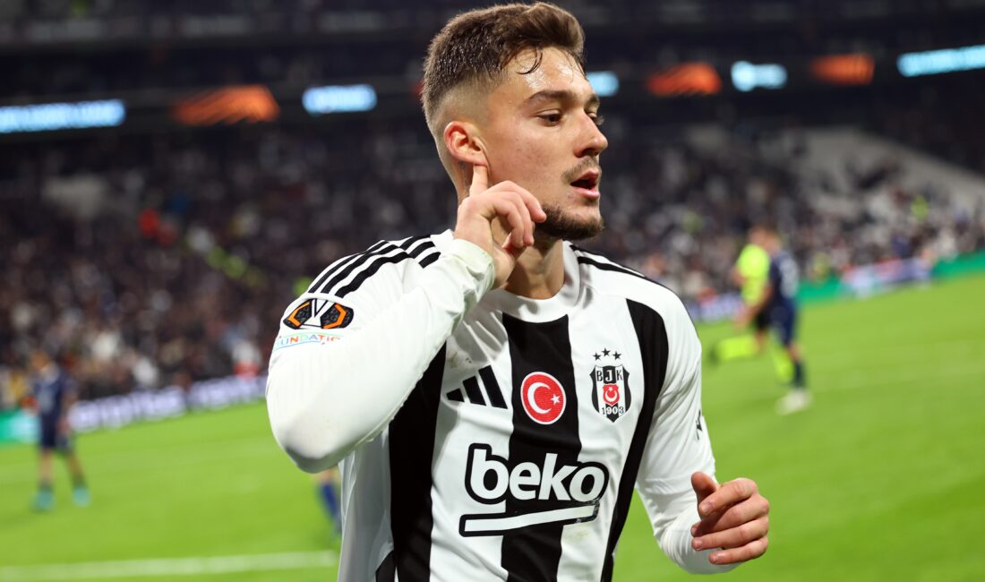 Beşiktaş’ta sakatlık sorunları devam ediyor. Son olarak, Ernest Muçi’nin Fenerbahçe