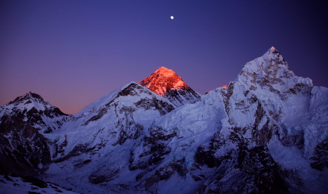 2025 Everest Dağı Bahar Sezonu Rekor Katılımla BaşlıyorHaberin Başlıkları2025 Everest